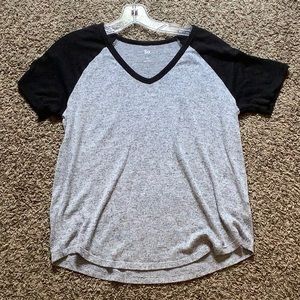 Gray and black v-neck shirt So brand (kohl’s)